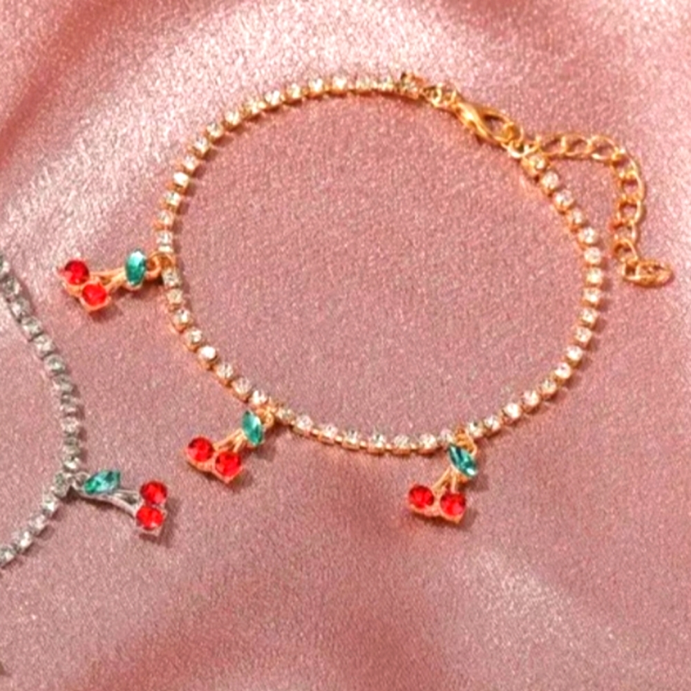 Cherri charm bracelet 🍒 - Picture 2 of 2